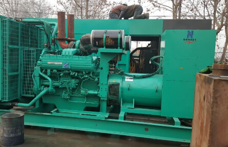 郴州发电机组如何判断水冷式机油散热器内部是否需要清洗？